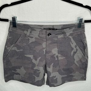 Prana Women’s Sz 2 Gray Camouflage Camo Shorts Outdoor Hiking Casual Athleisure